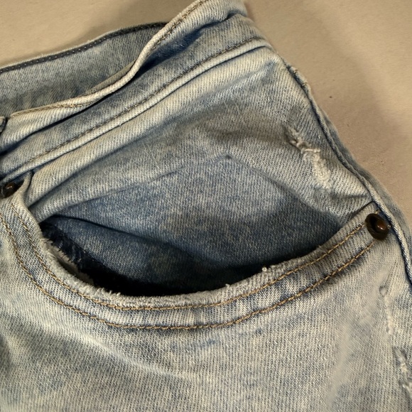 Abercrombie Ultra High Rise Flare Jeans Light Wash Size 31/12 - Picture 7 of 16